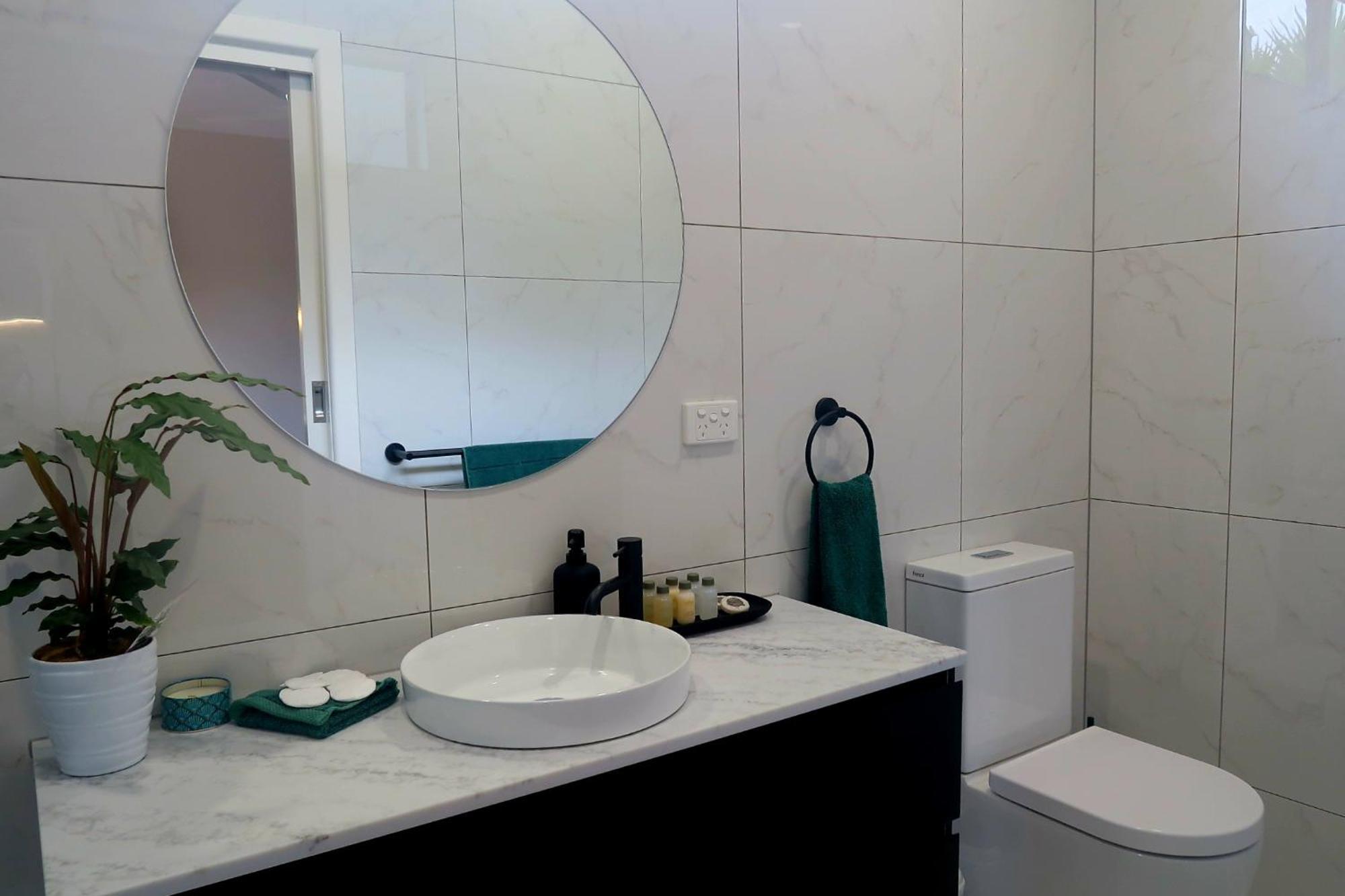 Skymirror Villa Sea Lake Exterior photo