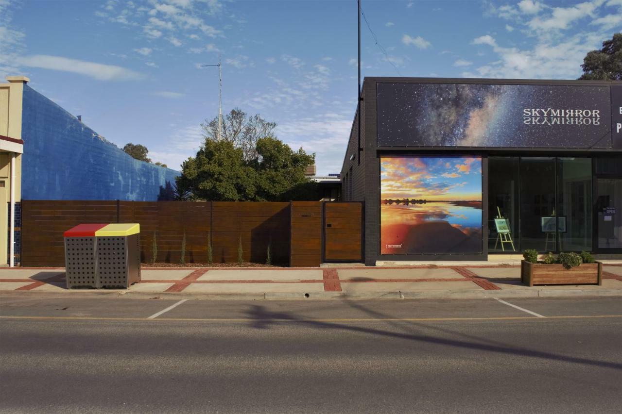 Skymirror Villa Sea Lake Exterior photo